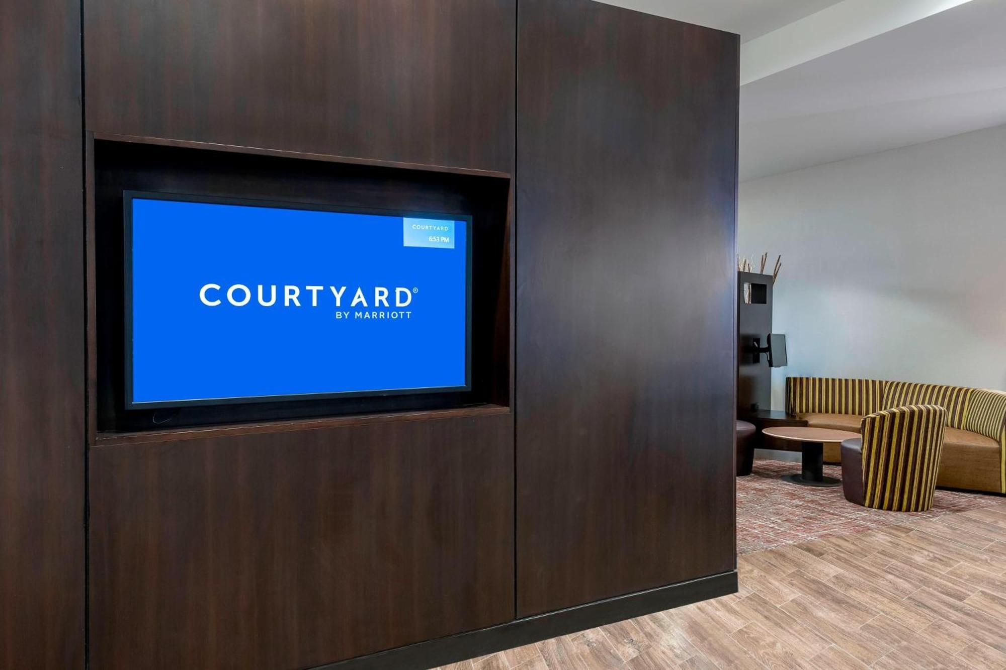 Courtyard Fort Wayne Downtown At Grand Wayne Convention Center Екстер'єр фото