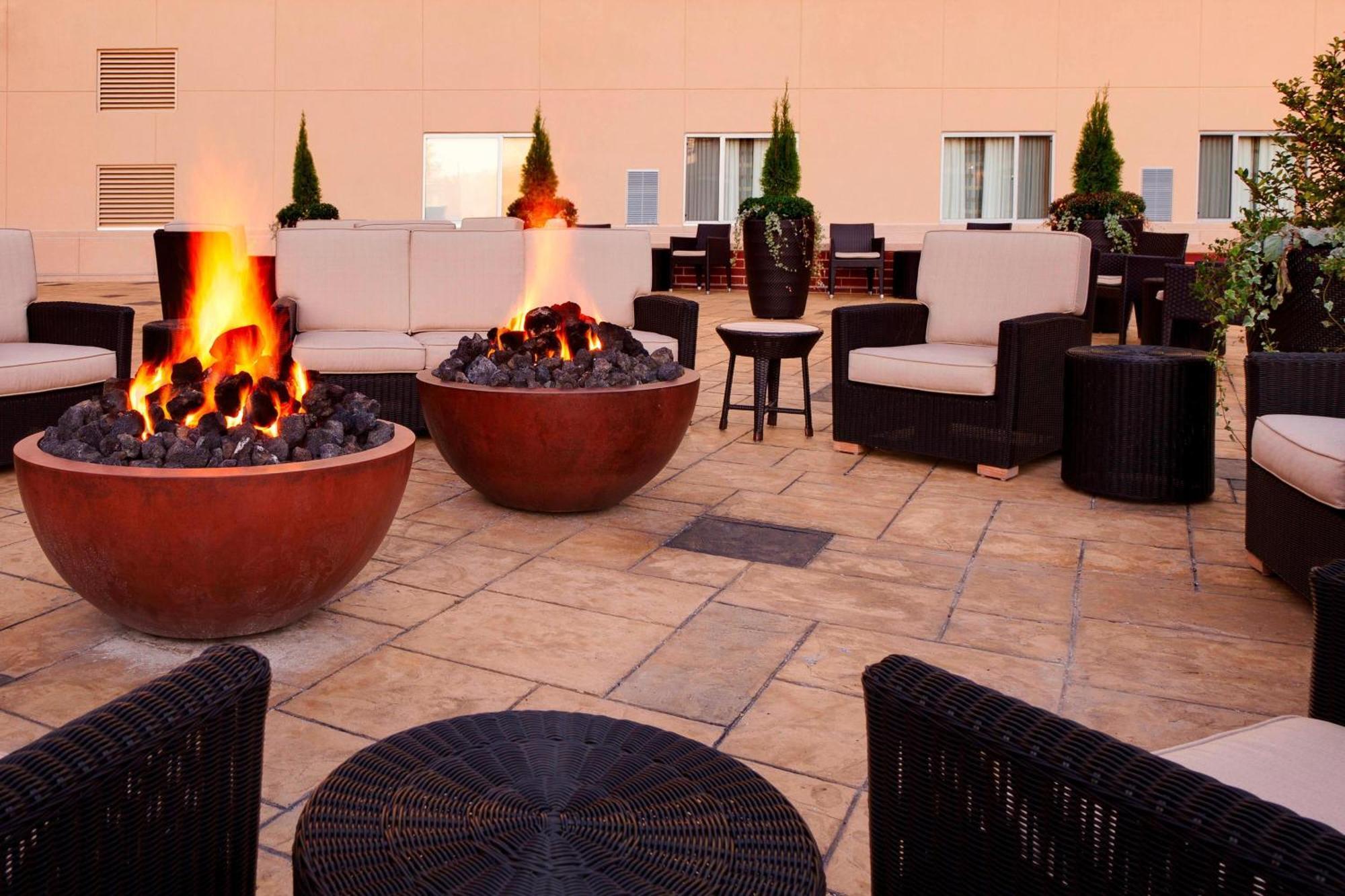 Courtyard Fort Wayne Downtown At Grand Wayne Convention Center Екстер'єр фото