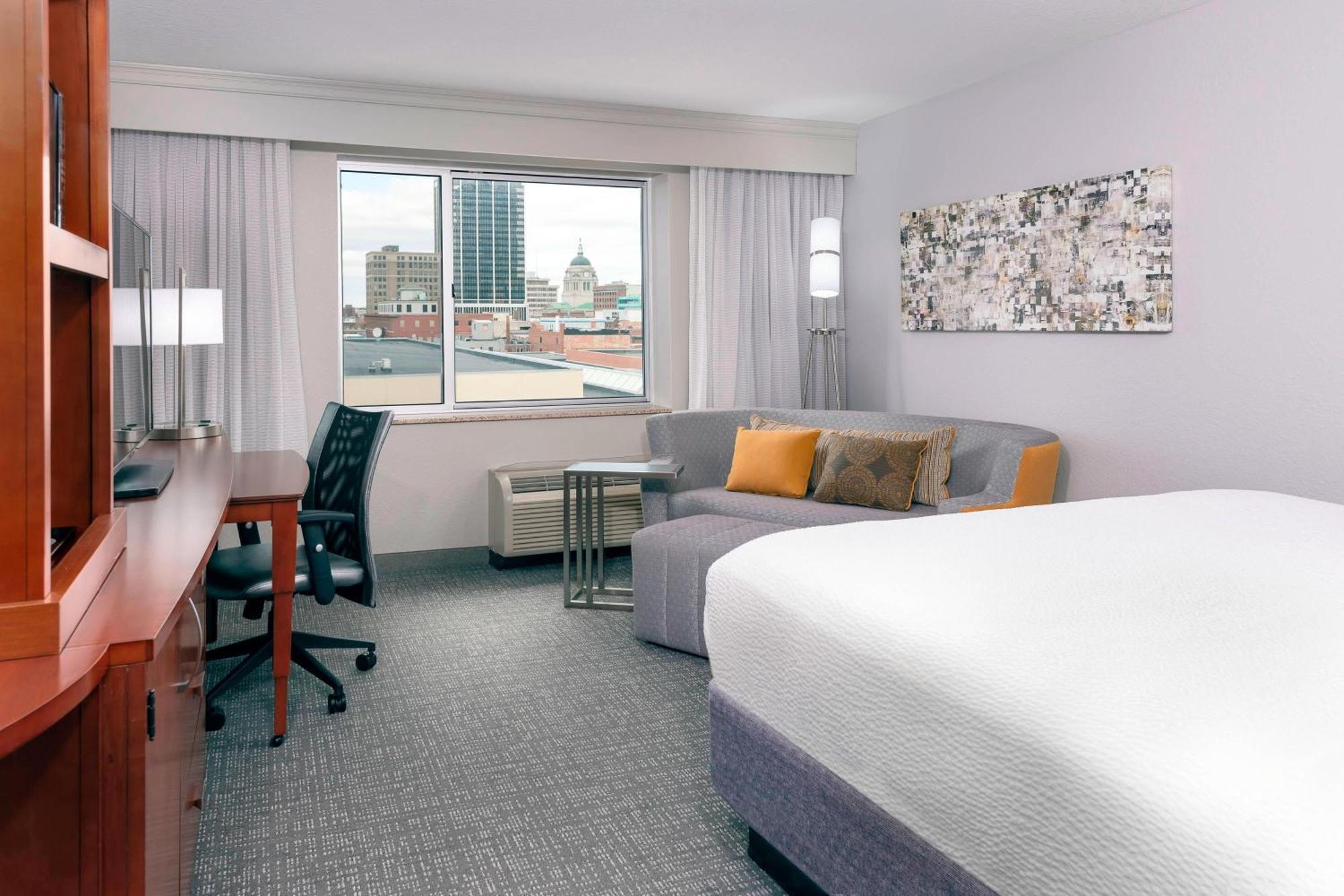Courtyard Fort Wayne Downtown At Grand Wayne Convention Center Екстер'єр фото