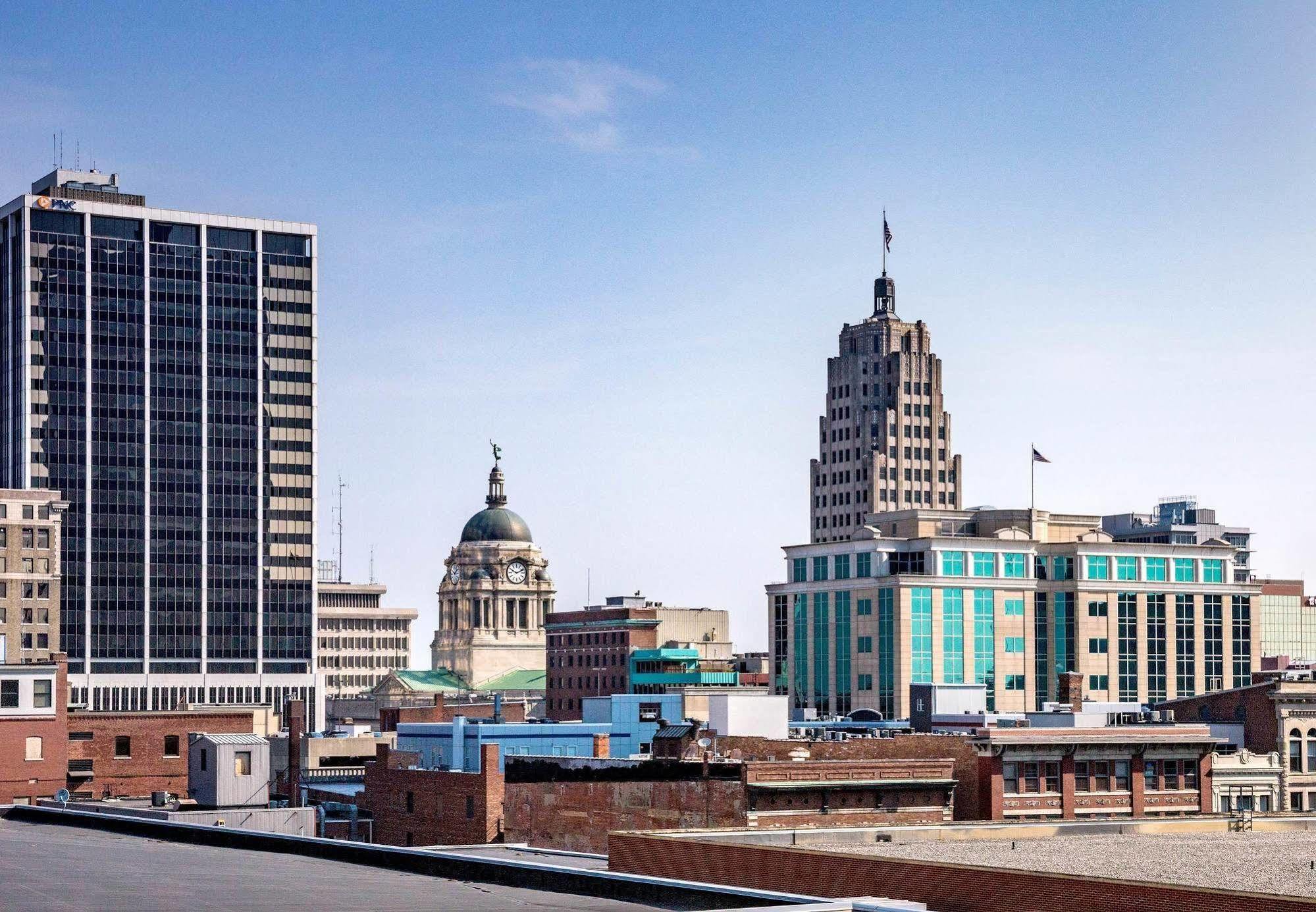 Courtyard Fort Wayne Downtown At Grand Wayne Convention Center Екстер'єр фото