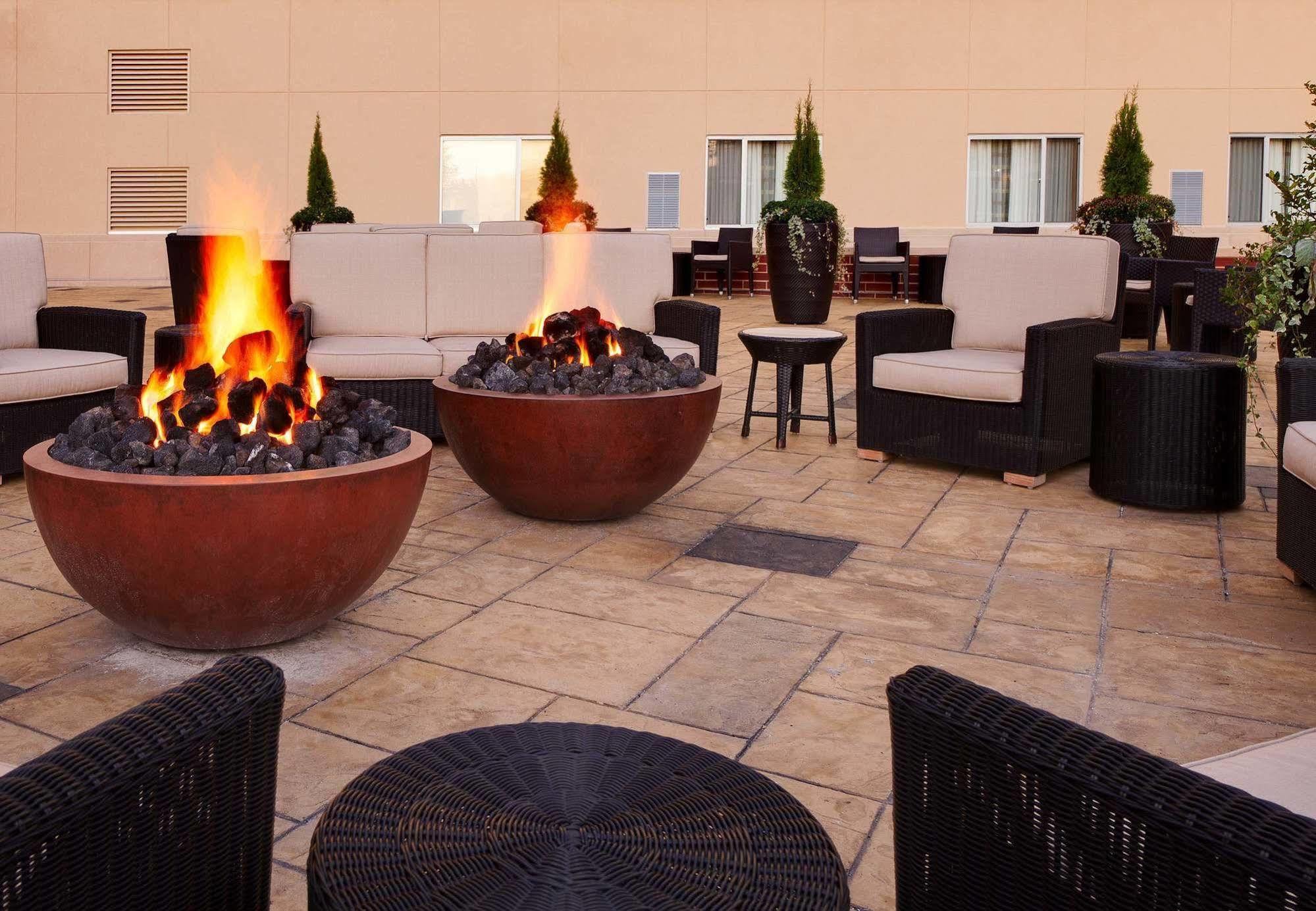 Courtyard Fort Wayne Downtown At Grand Wayne Convention Center Екстер'єр фото