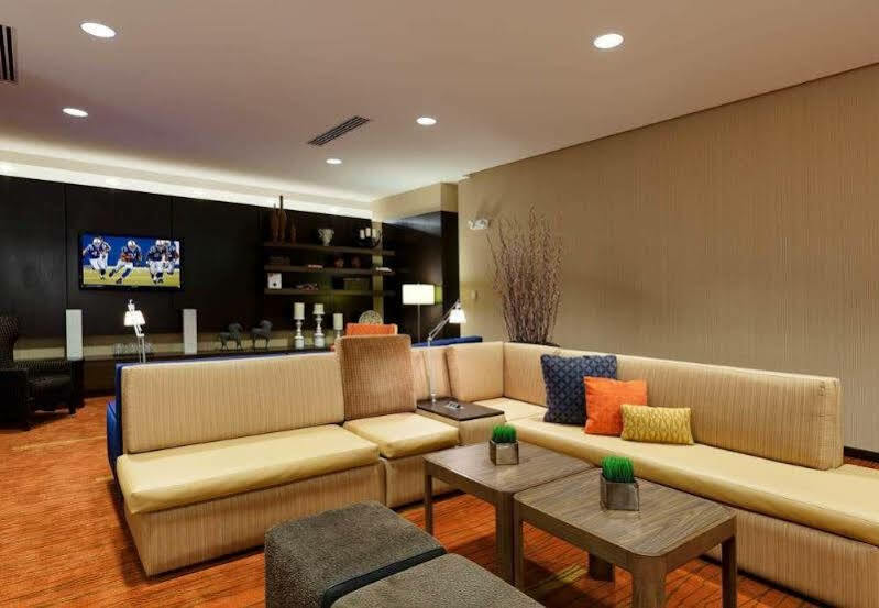 Courtyard Fort Wayne Downtown At Grand Wayne Convention Center Екстер'єр фото
